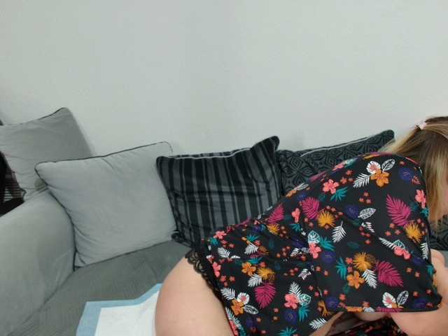 Live sex webcam photo for Lelena13 #276082508