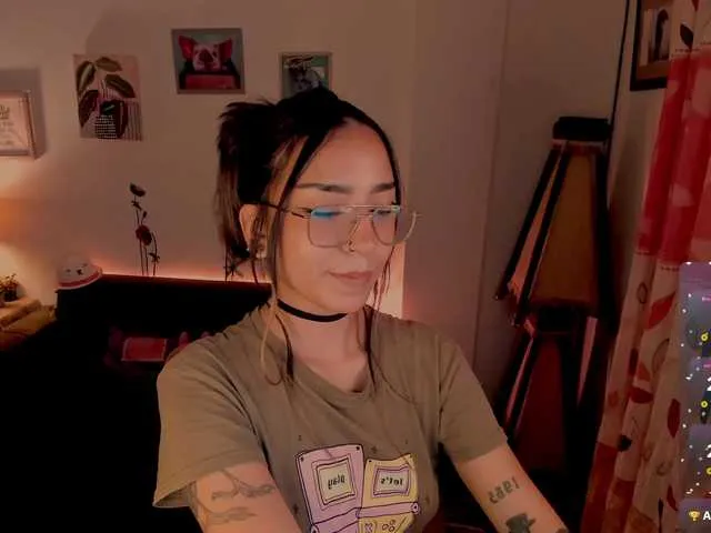 Live sex webcam photo for Lemoonpeach #290525445