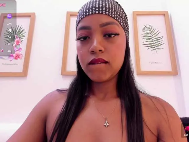 Live sex webcam photo for LenaCooper #288969172