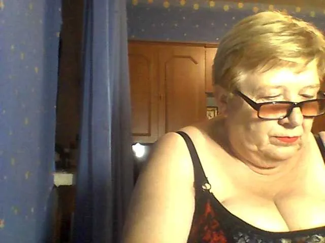 Live sex webcam photo for LenaGaby55 #275974567