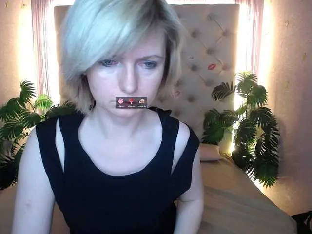 Live sex webcam photo for LenaPaulles #290148853