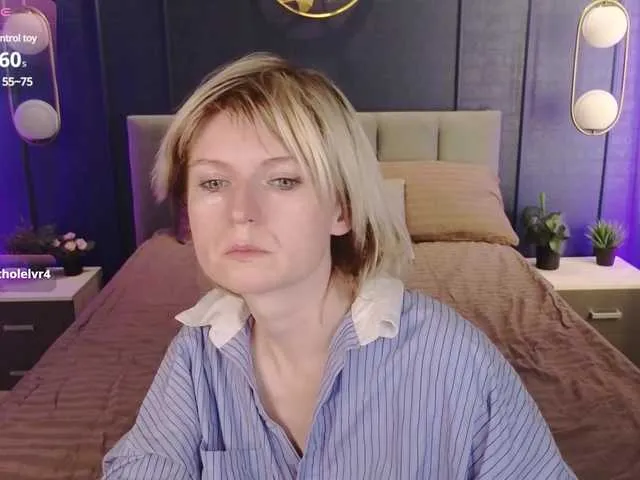 Live sex webcam photo for LenaPaulles #290166218