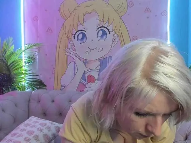 Live sex webcam photo for LenaPaulles #290393217