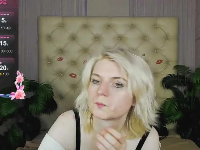 Live sex webcam photo for LenaPaulles #290438950