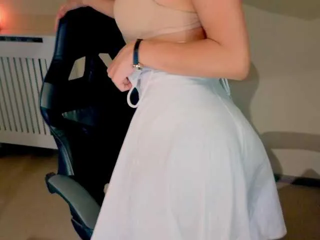 Live sex webcam photo for Lenamuti #291528552