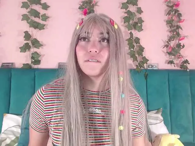 Live sex webcam photo for LennaHale #272326456