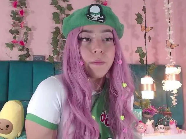 Live sex webcam photo for LennaHale #272340687