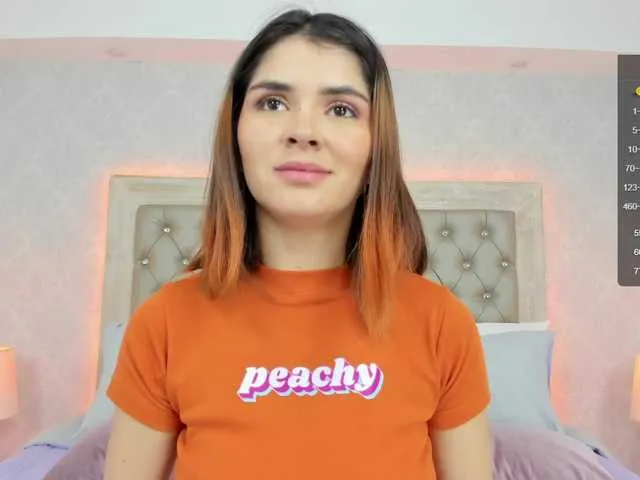 Live sex webcam photo for LennaRoss #276994815