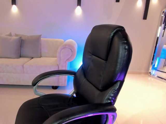 Live sex webcam photo for LennaTorres #275681134