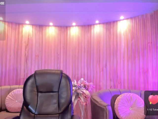 Live sex webcam photo for LennaTorres #275756268