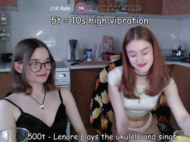 Live sex webcam photo for LenoreANDSarah #277638352