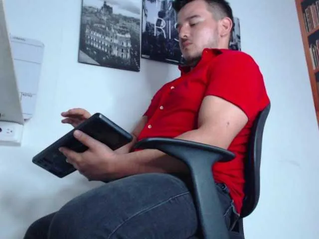 Live sex webcam photo for LeoSanto #277603021