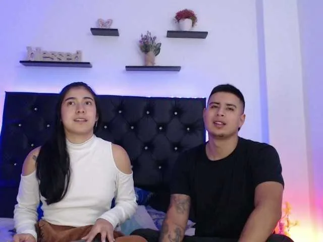 Live sex webcam photo for LeoftAngelique #290828238