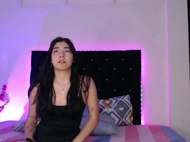 Live sex webcam photo for LeoftAngelique #291247869