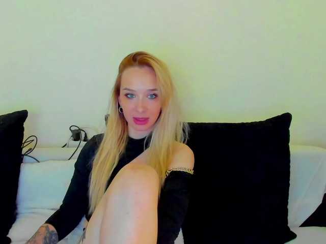 Live sex webcam photo for LeonaErin #276264679