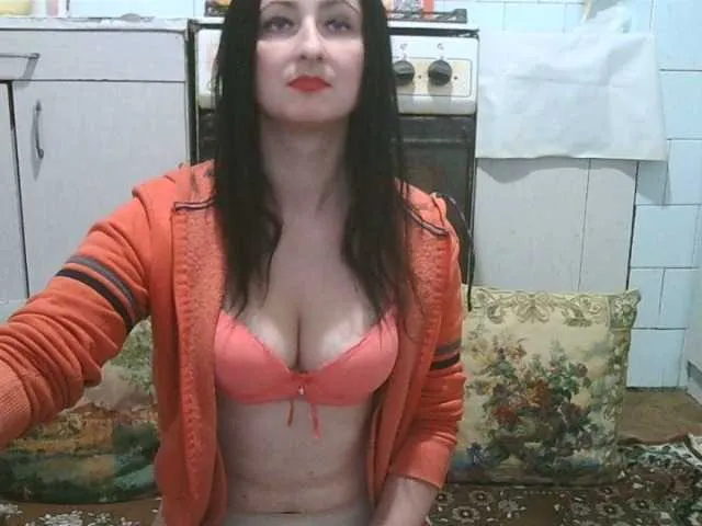Live sex webcam photo for LeonaMagic #276476578