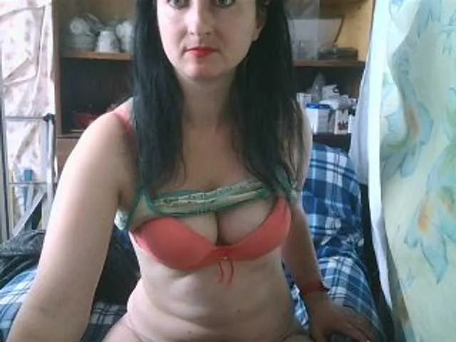Live sex webcam photo for LeonaMagic #277736059