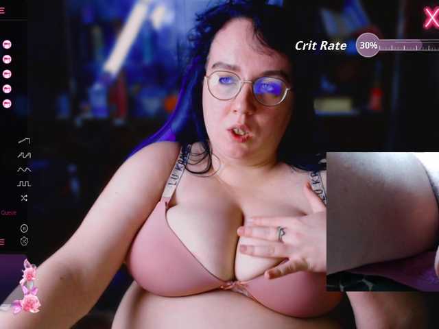 Live sex webcam photo for LeonaSona #292155388