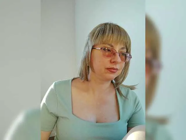 Live sex webcam photo for LeonaSplash #288513499