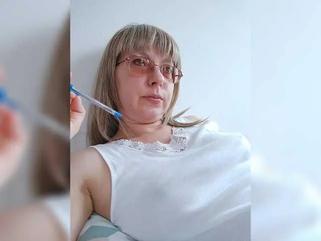 Live sex webcam photo for LeonaSplash #289406836