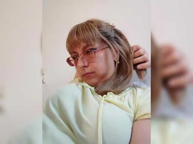 Live sex webcam photo for LeonaSplash #289853693