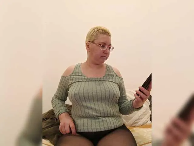 Live sex webcam photo for LeonaSplash #290362149