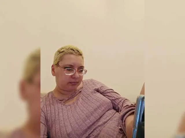 Live sex webcam photo for LeonaSplash #290376760