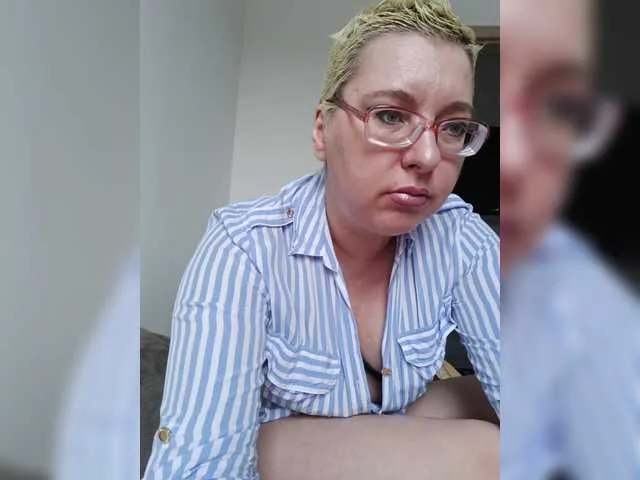 Live sex webcam photo for LeonaSplash #290387012