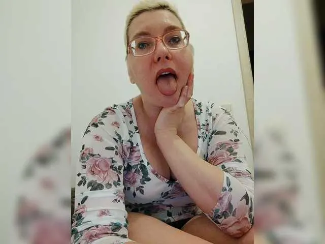 Live sex webcam photo for LeonaSplash #290402827