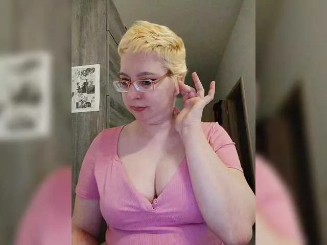 Live sex webcam photo for LeonaSplash #290656735