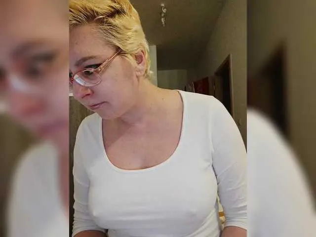 Live sex webcam photo for LeonaSplash #290697819