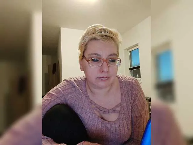 Live sex webcam photo for LeonaSplash #290712115