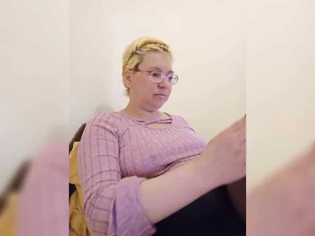 Live sex webcam photo for LeonaSplash #290759777