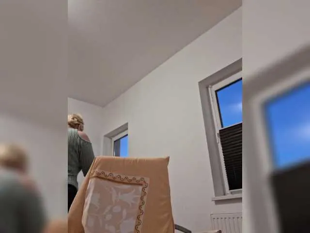 Live sex webcam photo for LeonaSplash #290766614