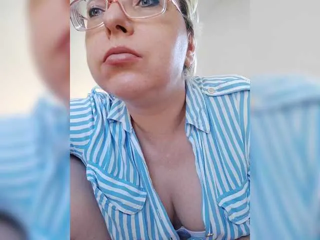 Live sex webcam photo for LeonaSplash #290958800