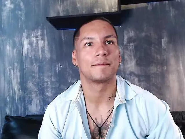 Live sex webcam photo for Leonardo-Jara #288616195