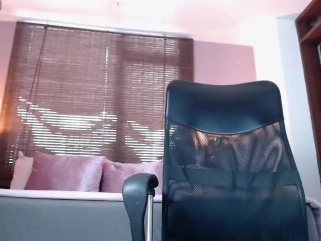 Live sex webcam photo for Leonardo-Jara #289556637