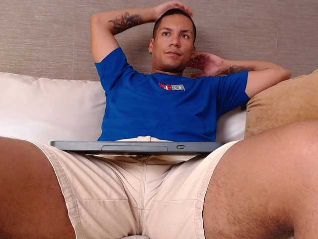 Live sex webcam photo for Leonardo-Jara #289781612