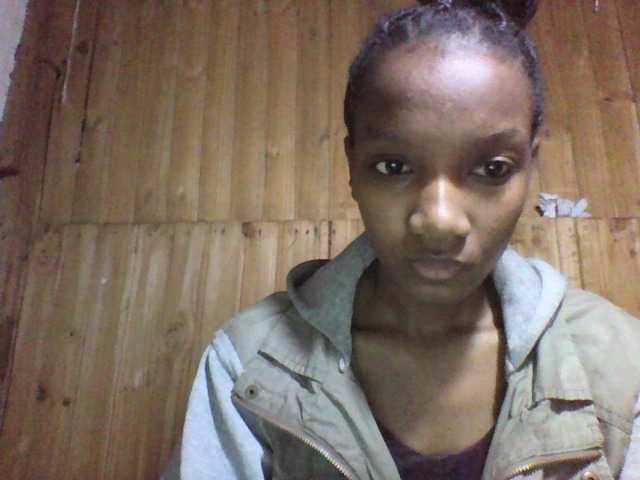 Live sex webcam photo for Leonette2 #277915667