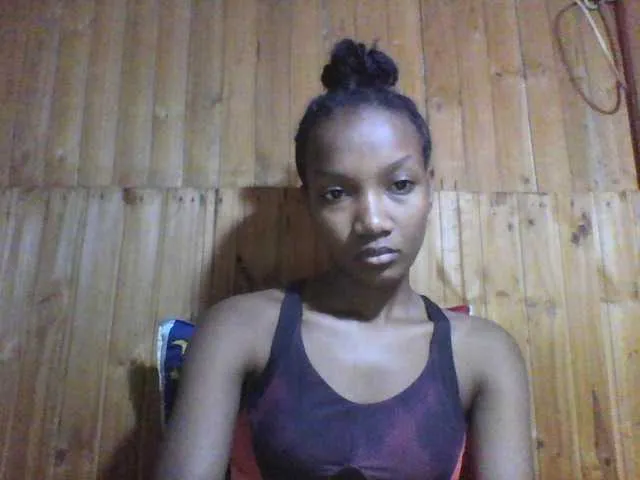 Live sex webcam photo for Leonette2 #277931284