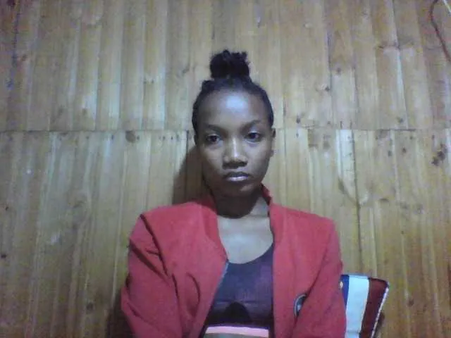 Live sex webcam photo for Leonette2 #277936181