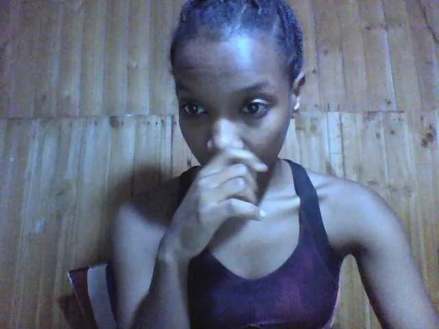 Live sex webcam photo for Leonette2 #277938243