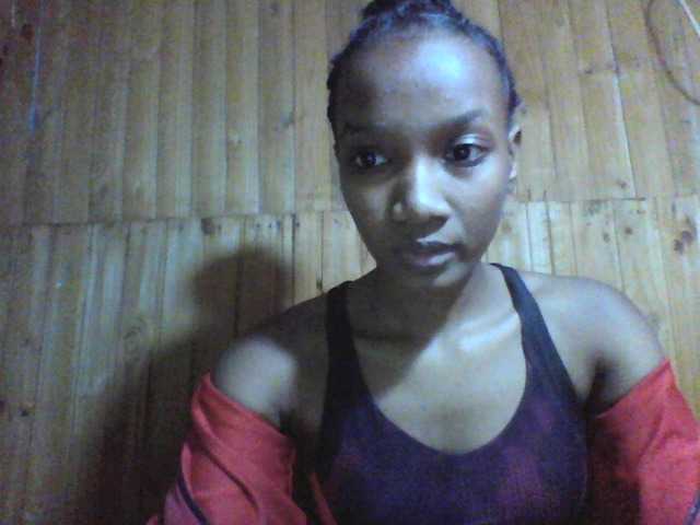 Live sex webcam photo for Leonette2 #277946101