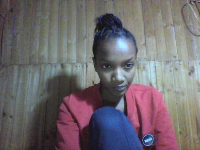 Live sex webcam photo for Leonette2 #277948845