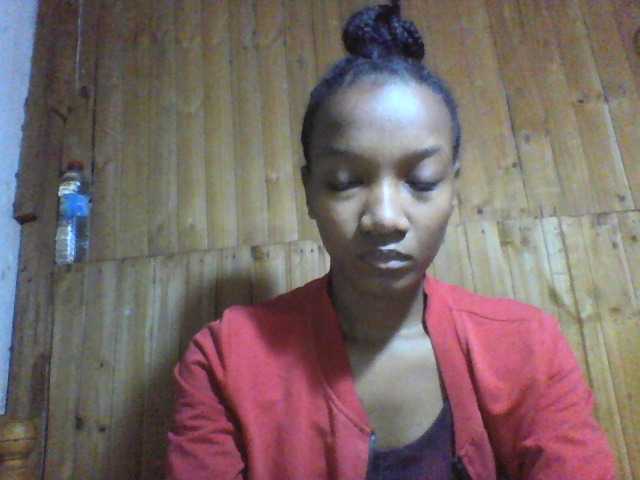 Live sex webcam photo for Leonette2 #277961106