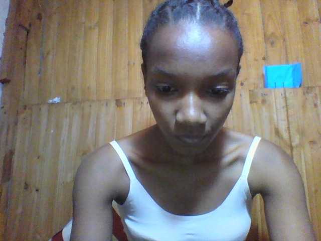 Live sex webcam photo for Leonette2 #278009192