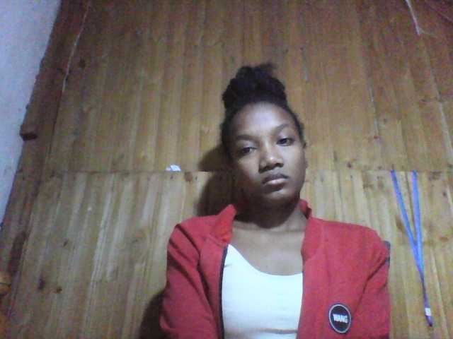 Live sex webcam photo for Leonette2 #278040228