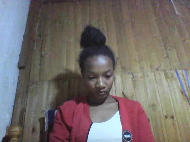 Live sex webcam photo for Leonette2 #278046057