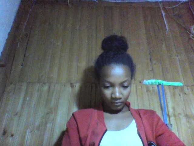 Live sex webcam photo for Leonette2 #278104292