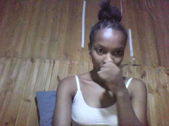 Live sex webcam photo for Leonette2 #278118468